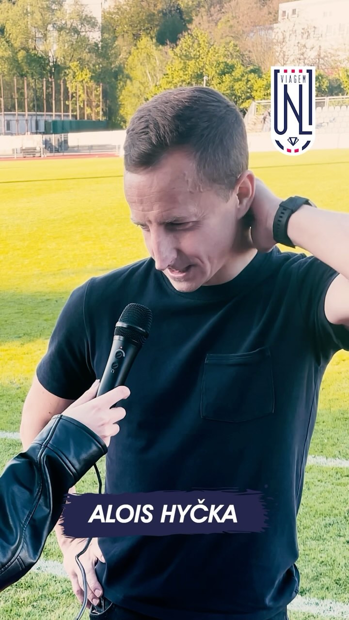 OHLASY PO UTKÁNÍ 🎙️ U mikrofonu Alois Hyčka.
