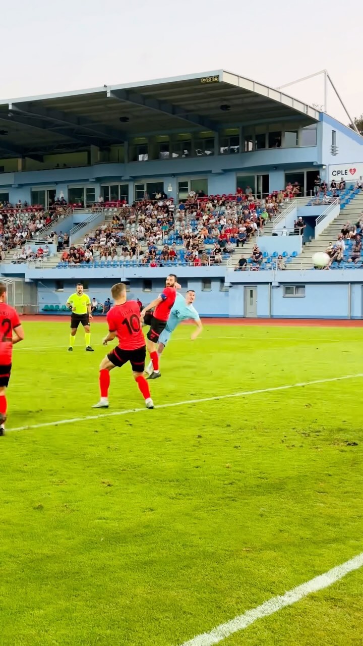 "Zidanovka" v podání @cervus11 👏 Vedeme už 3:0