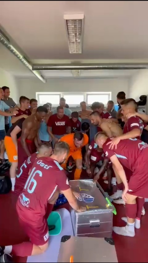 RADOST Z KABINY 🙏🏼: +3! Dočkali jsme se! Z Hradce vezeme vítězství 2:1