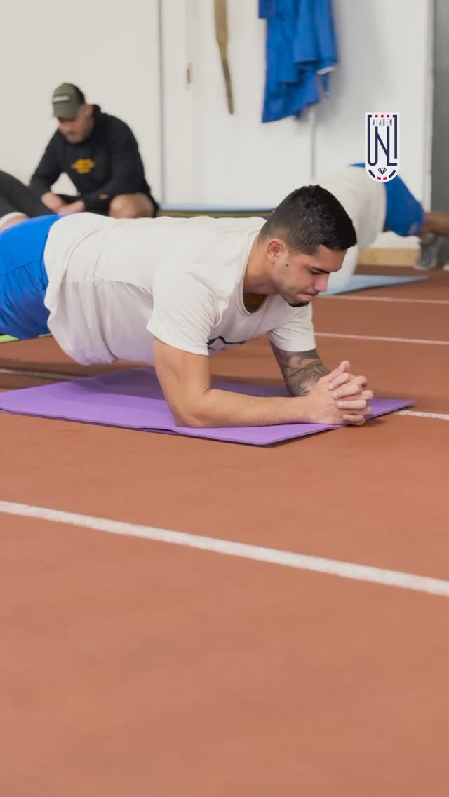 💬 Jak probíhá příprava v posilovně nám prozradil kondiční trenér Kuba Musil 💪 🇬🇧 Fitnes…