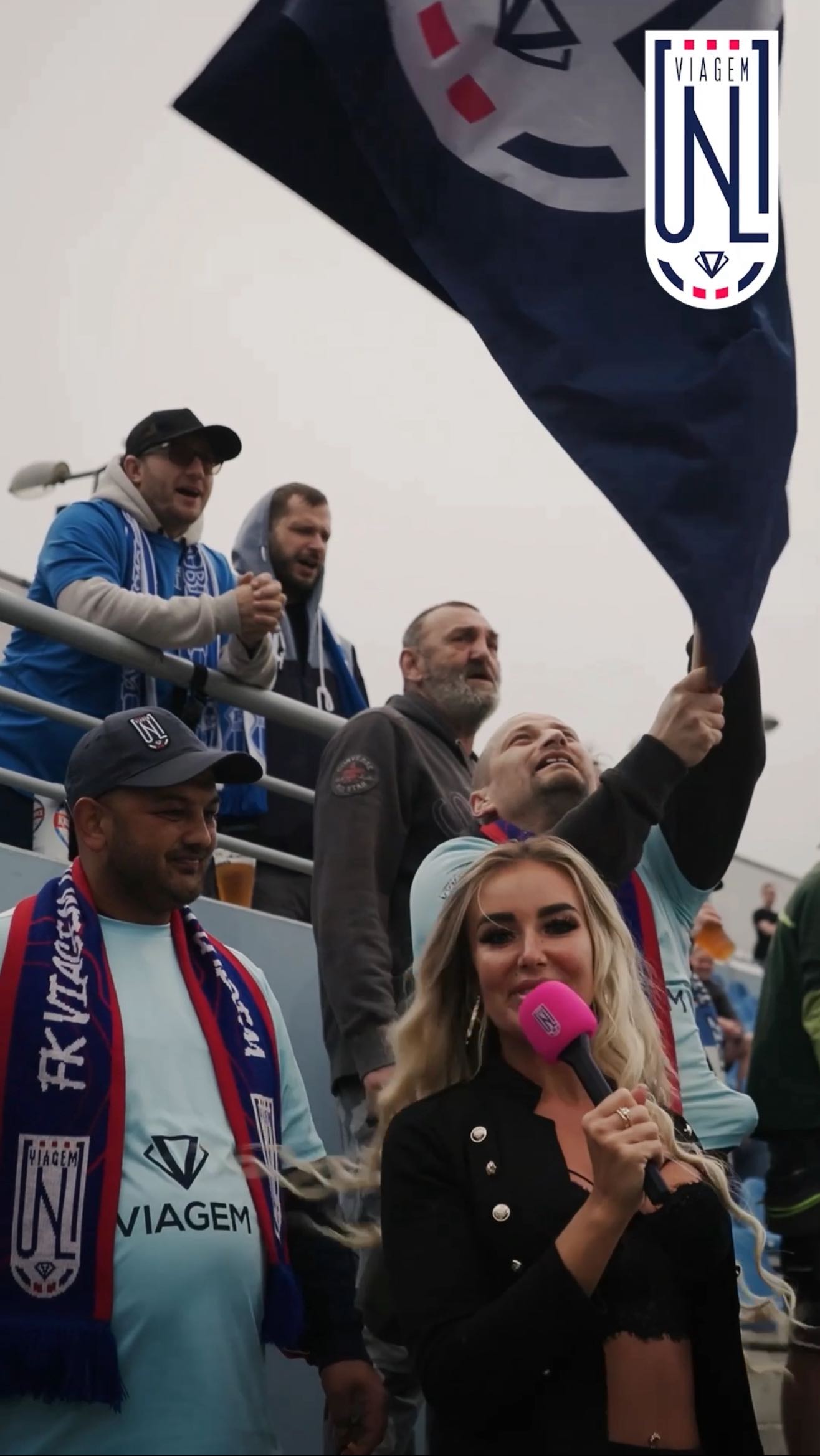 🎁 Dárek pro náš kotel? Nová vlajka! Jak se fanouškům líbila? Reakce mluvily za vše! 🙌🔥M…