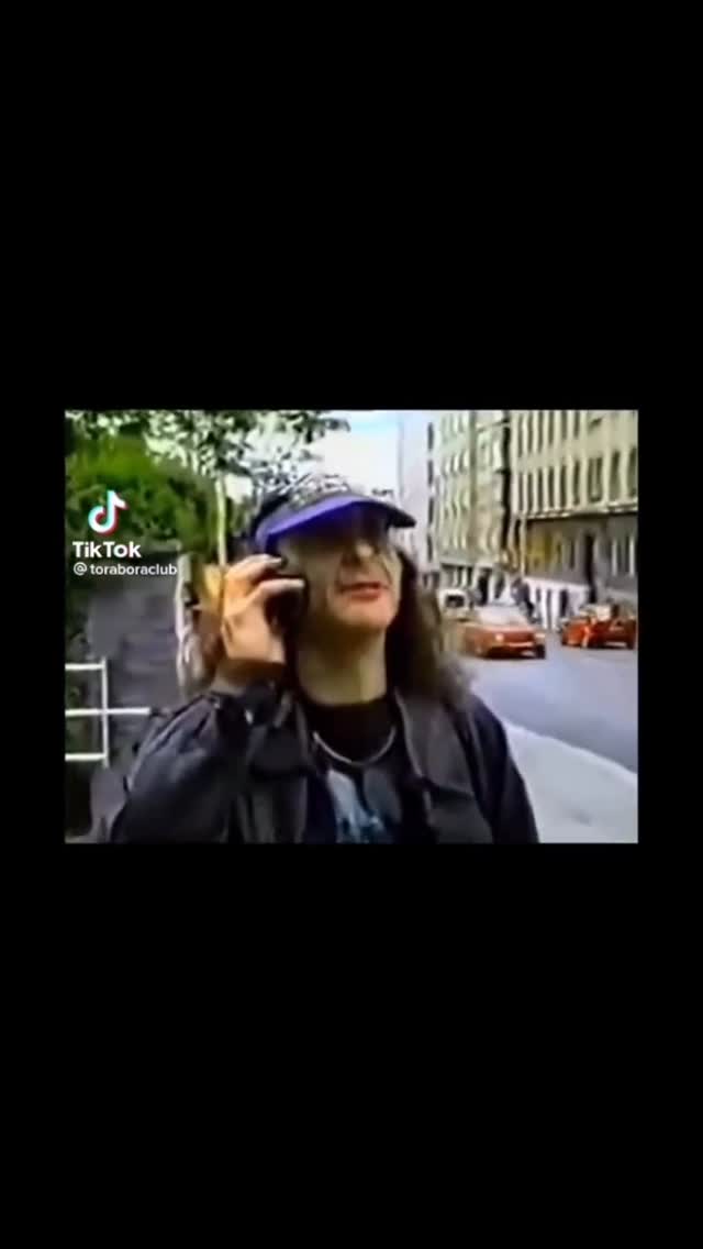 Jiří Kara volá do Macronu a zjišťuje, proč ještě nedorazily nové dresy.
