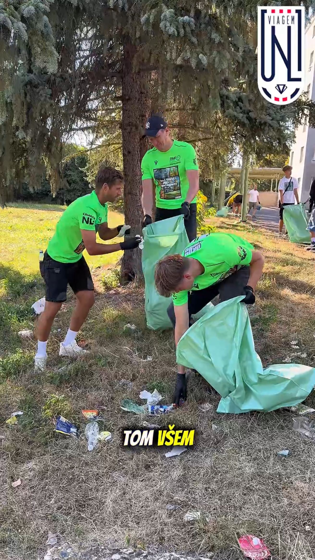 🧹 UKLÍZÍME MĚSTO! 🏙Jak se účastníkům akce v Předlicích celý zážitek líbil? 🤔Poslechněte…