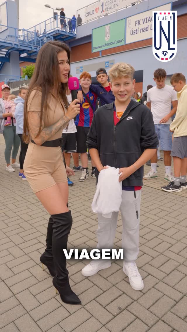 Moderátorka Denisa Gudelj s fanouškem