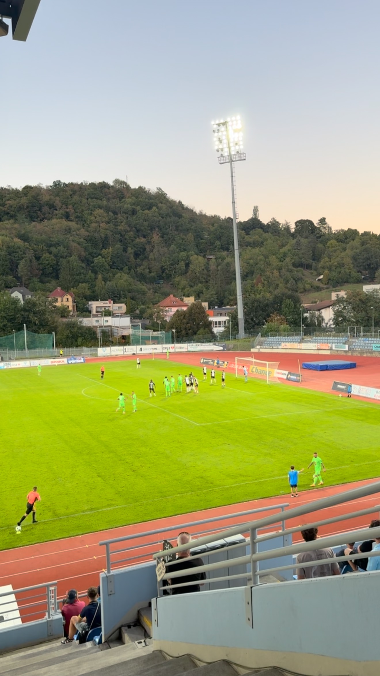 90 minuta 3:2: @seydil.toure přišel rozhlídnul se a zakončil