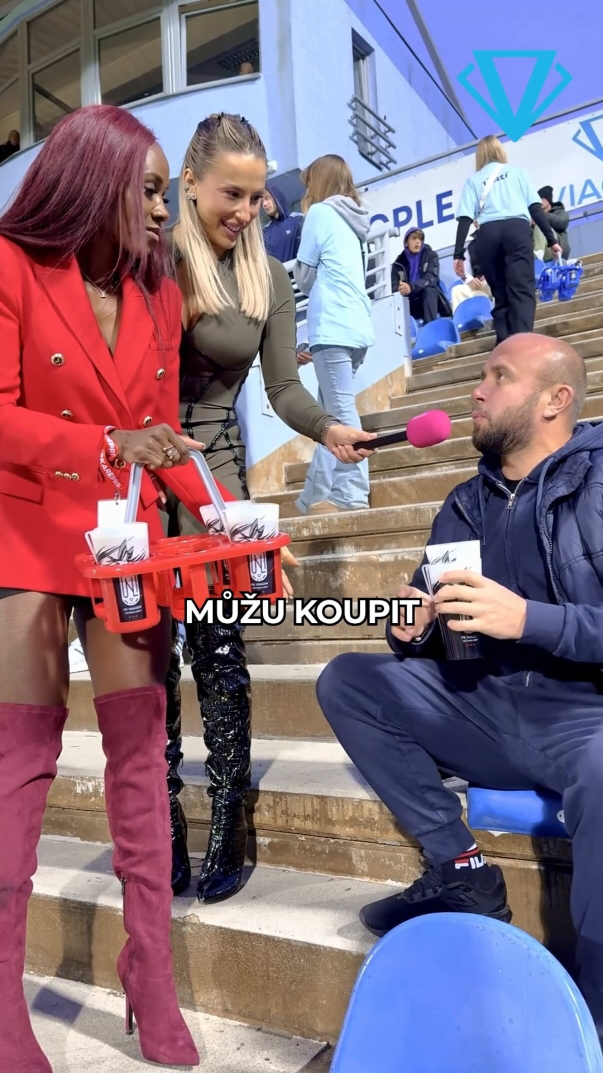 Když si fanoušek trošku vystřelí z našich moderátorek.